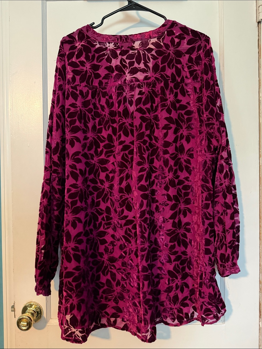torrid Velvet Floral Tunic in Deep Magenta and Black - Picture 4 of 4